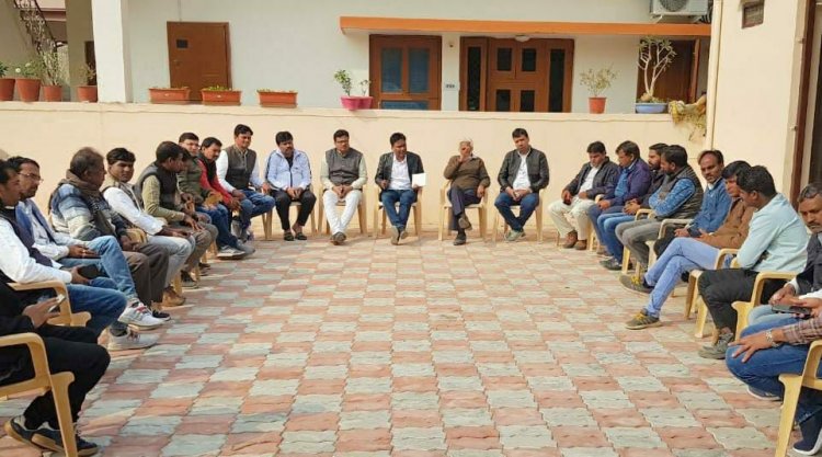 राजस्थान सरकार के खिलाफ जन आक्रोश रैली की तैयारियों को लेकर विधायक आक्या ने ली बैठक